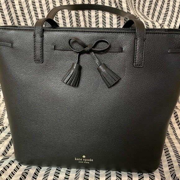 kate spade Handbags - Kate Spade New York Medium Top Zip tote Hayes
